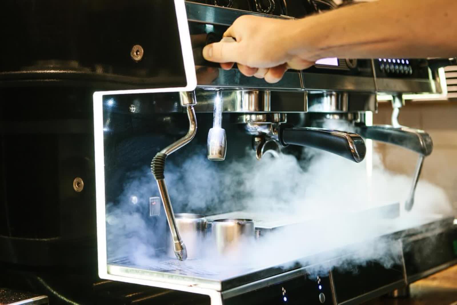 Commercial espresso machine steaming